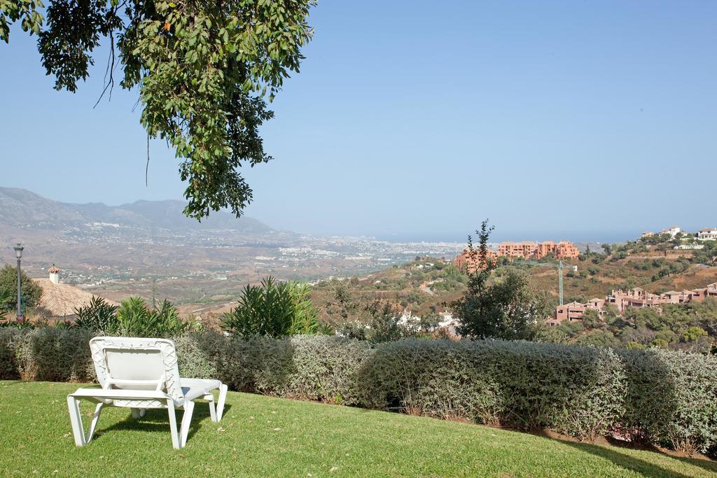 Apartment Jacarandas De Elviria Marbella Exterior photo